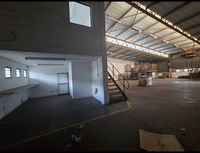 491M² WAREHOUSE TO LET IN GLEN ANIL